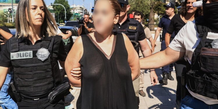 Αγία Παρασκευή: «Η 43χρονη δεν είχε κίνητρο να σκοτώσει τον Πολωνό καθηγητή, είναι σε σοκ», υποστηρίζει ο δικηγόρος της