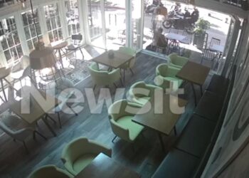 Αγία Παρασκευή: Η στιγμή που αστυνομικοί της Ομάδας Ζήτα σπεύδουν στο σημείο της δολοφονίας