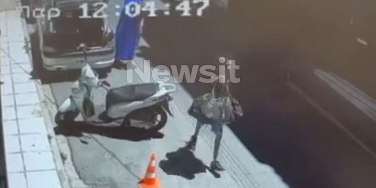 Αγία Παρασκευή: Βίντεο ντοκουμέντο πριν τη δολοφονία του Πολωνού καθηγητή – Ο δράστης τυλιγμένος με κουβέρτα για να αποφύγει τις κάμερες