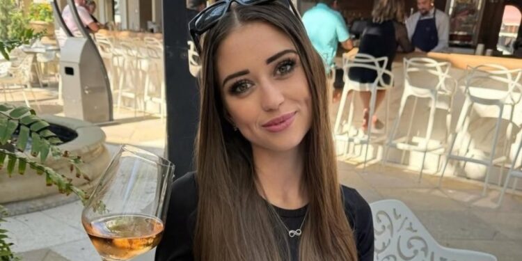 Μπαχάμες: 20χρονη βρέθηκε άγρια δολοφονημένη σε πολυτελές σκάφος – Ο κατηγορούμενος είχε ξαπλώσει δίπλα της