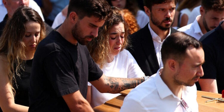 Ντιόγκο Ζότα: Η σύζυγος που «λύγισε» πάνω από το φέρετρο του Πορτογάλου και ο υποβασταζόμενος παππούς του