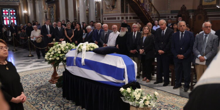 Κώστας Πυλαρινός: Συγκίνηση στην κηδεία του ιστορικού στελέχους της ΝΔ