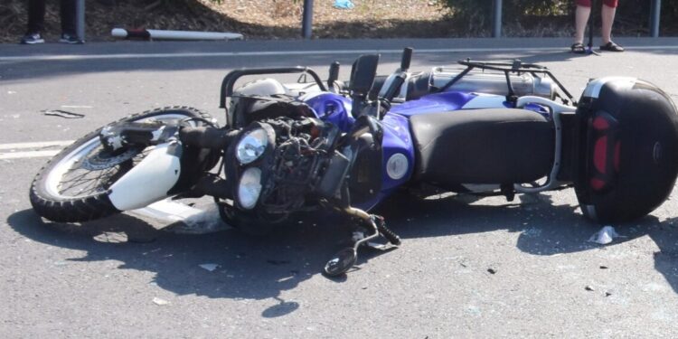 Νάξος: Νεκρός 20χρονος σε τροχαίο – Η μηχανή που επέβαινε “καρφώθηκε” σε δέντρο