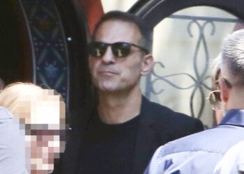 Αλεξάνδρα Νικολαΐδου: Η κηδεία της 41χρονης που συγκλόνισε στη μάχη της με τον καρκίνο – Συντετριμμένοι ο Ντέμης Νικολαΐδης και η Κατερίνα Καινούργιου