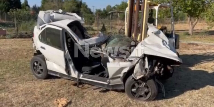 Καστοριά: «Ράγισαν» καρδιές στην κηδεία των δύο 16χρονων που έχασαν τη ζωή τους σε τροχαίο