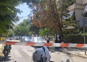 Γυναικοκτονία στο Χαλάνδρι: Ποινική δίωξη για ανθρωποκτονία από πρόθεση στον 28χρονο που σκότωσε την 47χρονη