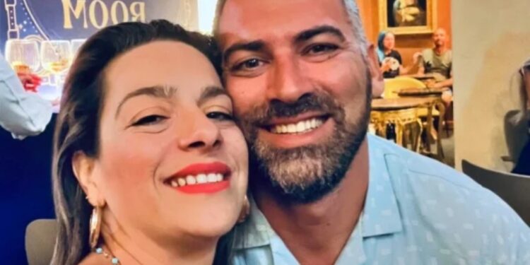 Τραγωδία στην Εύβοια: Θρήνος στο «τελευταίο αντίο» για το ζευγάρι που ξεψύχησε στην άσφαλτο