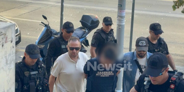 Δολοφονία στη Θεσσαλονίκη: «Τώρα συνειδητοποιώ τι έγινε, με έκανε να θολώσω» είπε ο 50χρονος που έπνιξε με σακούλα την 59χρονη αδελφή του