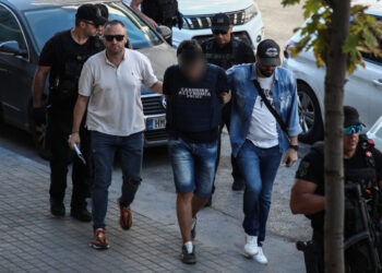 Θεσσαλονίκη: «Έτυχε να λείπει ο αγαπημένος μου αδερφός» – Το αινιγματικό βίντεο της 59χρονης που δολοφονήθηκε από τον 50χρονο