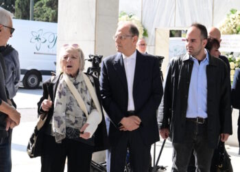 Άννα Κυριακού: Πόνος και συγκίνηση στην κηδεία της αξέχαστης ηθοποιού – «Ήθελε όλοι να είμαστε ευτυχισμένοι», είπε ο γιος της