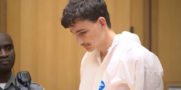 Άγριο έγκλημα στο Κονέκτικατ των ΗΠΑ: Δολοφόνησε τη μητέρα του με σφυρί και έτρεχε στο δάσος φωνάζοντας «μαμά»