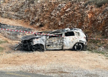 Γιάννης Λάλας: Αυτό είναι το αυτοκίνητο που χρησιμοποίησαν οι δολοφόνοι με τα καλάσνικοφ – Του έβαλαν φωτιά και εξαφανίστηκαν