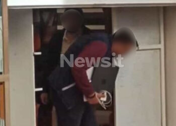 Φοινικούντα: Στη ΓΑΔΑ για κατάθεση μετά την έφοδο στο κατάστημά του, ο εργοδότης του 22χρονου που εμπλέκεται στη δολοφονία