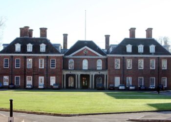 Σκάνδαλο στο ελίτ σχολείο της Κέιτ Μίντλετον: Απέλυσαν καθηγητή Φυσικής λόγω «ανάρμοστης συμπεριφοράς» και βρέθηκε απαγχονισμένος