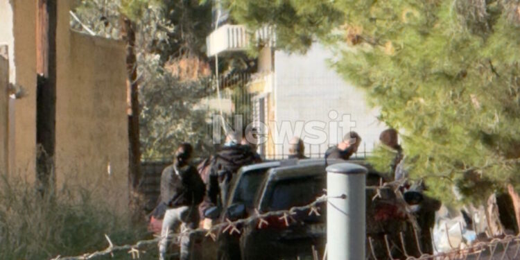 Αδελφοκτονία στη Νέα Πέραμο: «Ήταν αναμενόμενο ότι θα γίνει», λένε οι γείτονες – «Αυτό γινόταν 15 χρόνια τώρα»