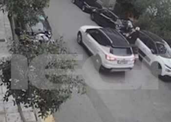 Νέος Κόσμος: Βίντεο ντοκουμέντο με τη στιγμή που ο 58χρονος οδηγός ψεκάζει με σπρέι τον 29χρονο