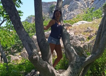 Σαλαμίνα: Προφυλακιστέα η 46χρονη για τη δολοφονία της 75χρονης πεθεράς της