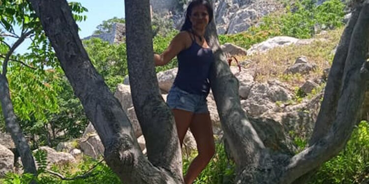 Σαλαμίνα: Προφυλακιστέα η 46χρονη για τη δολοφονία της 75χρονης πεθεράς της