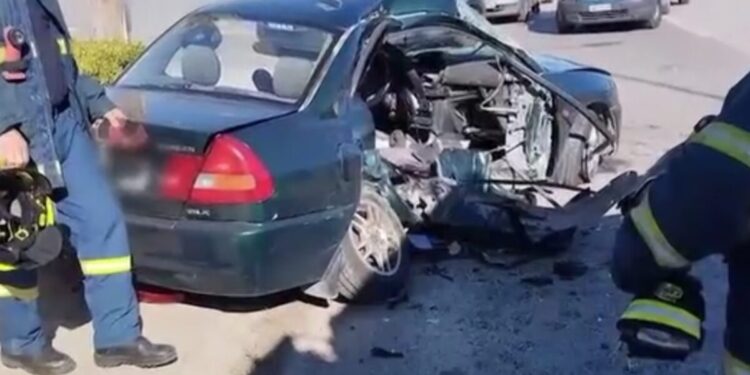 Παιανία: Πλάνα από το τροχαίο δυστύχημα με τους 2 νεκρούς – «Κρατούσε το χέρι της συζύγου του ενώ ξεψυχούσε»