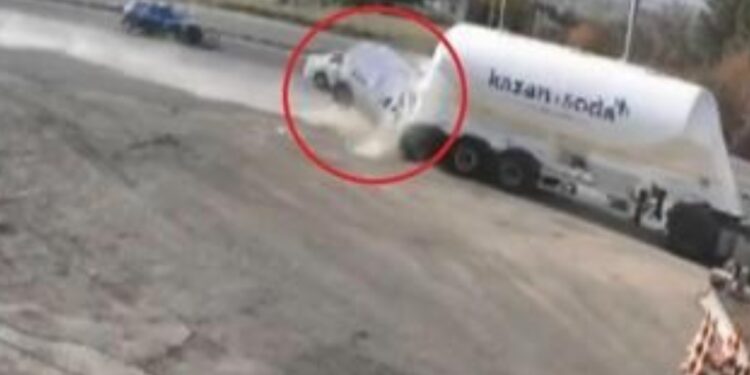 Άγκυρα: Νεκροί γονείς και το μωρό τους σε τροχαίο δυστύχημα – Το αυτοκίνητο τους καρφώθηκε αφρενάριστο σε φορτηγό