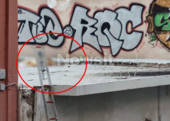 Γκύζη: «Δεν άντεχα άλλο» έγραψε σε σημείωμα πριν πέσει στο κενό ο 74χρονος που μαχαίρωσε την γυναίκα του – Πληροφορίες ότι εκείνη πάσχει από άνοια