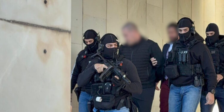 Διπλή δολοφονία στη Φοινικούντα: Οι κατηγορίες για τον ανιψιό του ιδιοκτήτη του κάμπινγκ, τον επιχειρηματία και τον συνεργάτη