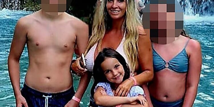 Τραγωδία στη Βρετανία: 9χρονη βρέθηκε θανάσιμα μαχαιρωμένη μέσα στο σπίτι της – Στα χέρια της αστυνομίας έφηβος