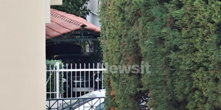 Έγκλημα στη Γλυφάδα: Δώδεκα χρόνια μετά την δολοφονία της μητέρας του, γύρισε για να σκοτώσει τον πατέρα του – Όλο το χρονικό