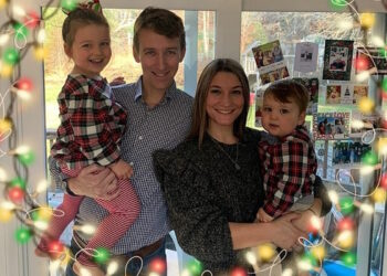 Μασαχουσέτη: Μητέρα έπνιξε τα παιδιά της με λάστιχο γυμναστικής, πήδηξε από το παράθυρο και έμεινε παράλυτη