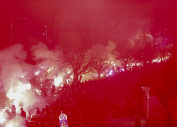 Δάκρυσε η Θεσσαλονίκη για τους 7 νεκρούς οπαδούς του ΠΑΟΚ: Σπαραγμός στην Τούμπα στην συγκινητική τελετή αποχαιρετισμού