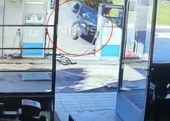 Κόρινθος: Βίντεο ντοκουμέντο από τη στιγμή που το αυτοκίνητο «προσγειώνεται» στην αυλή του σπιτιού – Νεκρά δύο παιδιά