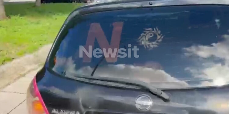 Ελευσίνα: «Μέσα σε 3 λεπτά ξεψύχησε» λέει o πρώην σύζυγος της 44χρονης που έκανε όπισθεν και σκότωσε τη μητέρα της