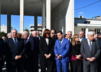 Άννα Ψαρούδα – Μπενάκη: Σε κλίμα συγκίνησης η κηδεία της πρώτης γυναίκας Προέδρου της Βουλής στο Α’ Νεκροταφείο Αθηνών