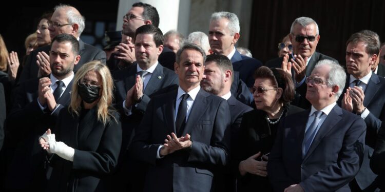 Η Ελλάδα αποχαιρέτησε την σπουδαία Ελένη Γλύκατζη – Αρβελέρ: «Καλό σου ταξίδι, αγαπημένη μου Ελένη», είπε ο Κυριάκος Μητσοτάκης στον επικήδειο