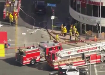 Λος Άντζελες: 3 νεκροί και 6 τραυματίες από εισβολή αυτοκινήτου σε σούπερ μάρκετ – Βίντεο