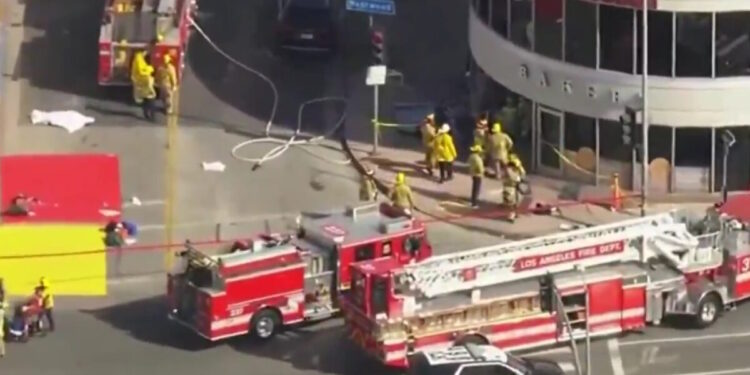 Λος Άντζελες: 3 νεκροί και 6 τραυματίες από εισβολή αυτοκινήτου σε σούπερ μάρκετ – Βίντεο