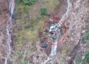 Ευρυτανία: Σε γκρεμό από 300 μέτρα έπεσε το αυτοκίνητο του 59χρονου θύματος – Σοκαριστικά πλάνα από το κατεστραμμένο όχημα