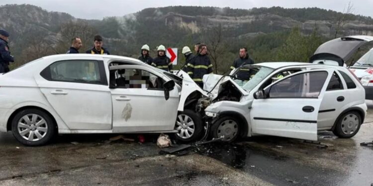 Διπλή τραγωδία στην Αττάλεια: Δύο πολύνεκρα τροχαία μέσα σε λίγη ώρα – 16 νεκροί και 30 τραυματίες