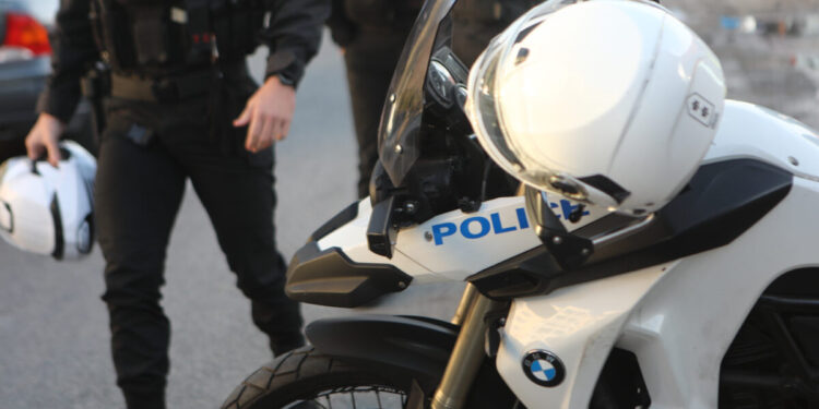 Κόκκινο φανάρι παραβίασε ο αστυνομικός που προκάλεσε το τροχαίο δυστύχημα στη Βουλή με θύμα τον 63χρονο