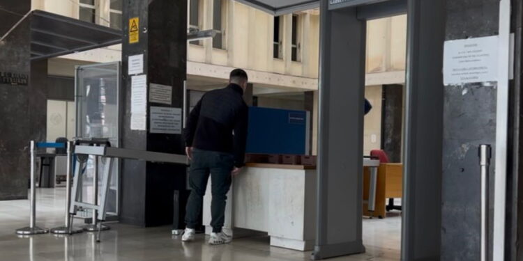 Καλαμαριά: Στον ανακριτή σήμερα ο φίλος του 20χρονου – Αναζητείται ακόμη ο δεύτερος νεαρός που ήταν παρών στη δολοφονία