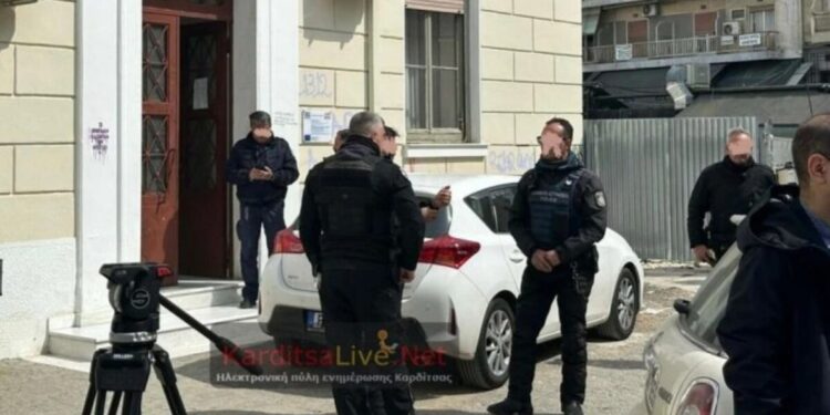 Καρδίτσα: Στον εισαγγελέα οδηγήθηκαν οι ανήλικοι για τη δολοφονία του τραγουδιστή Γιώργου Τσιτόγλου