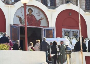 Θεσσαλονίκη: Οδύνη στην κηδεία του 25χρονου που παρασύρθηκε από αυτοκίνητο