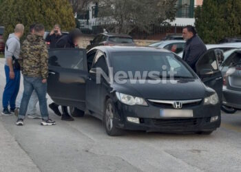 Λουτράκι: Ενώπιον ανακριτή και εισαγγελέα ο βασικός ύποπτος για τη δολοφονία του 17χρονου