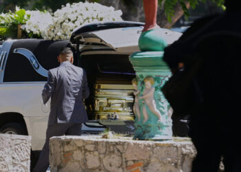 Μεξικό: Χρυσό φέρετρο και έντονη στρατιωτική παρουσία στην κηδεία του «Ελ Μέντσο»