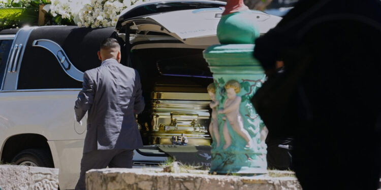 Μεξικό: Χρυσό φέρετρο και έντονη στρατιωτική παρουσία στην κηδεία του «Ελ Μέντσο»