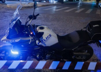 Νεκρός 63χρονος οδηγός μηχανής που συγκρούστηκε με υπηρεσιακή μοτοσικλέτα της Άμεσης Δράσης – Συνελήφθη ο αστυνομικός