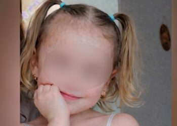 Καβάλα: Ράγισαν καρδιές στην κηδεία της 3χρονης που σκοτώθηκε στο τροχαίο – Με μπομπονιέρες το τελευταίο αντίο