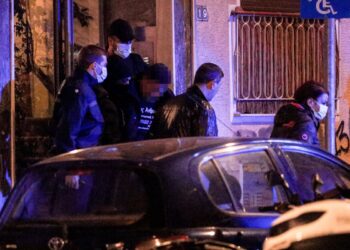 Αμπελόκηποι: Αναβιώνει η γυναικοκτονία με τον 39χρονο που έκλεισε τη σορό της συζύγου του στο πατάρι και έπαιζε «θέατρο» – «Ήμουν εν βρασμώ»