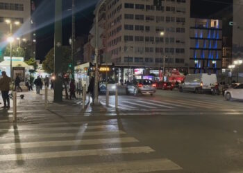 Πειραιάς: Ανήλικος παρασύρθηκε από λεωφορείο και μεταφέρθηκε χωρίς τις αισθήσεις του στο Τζάνειο