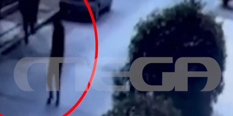 Γιώργος Τσιτόγλου: Βίντεο ντοκουμέντο με τους δύο δράστες να τρέπονται σε φυγή μετά τη δολοφονία του γνωστού τραγουδιστή στην Καρδίτσα